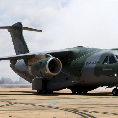 Primeiro avião cargueiro KC-390 deve ser entregue no primeiro semestre