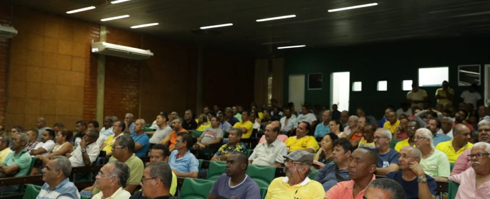 Taxistas participam de capacitação promovida pela Sutram em Ilhéus