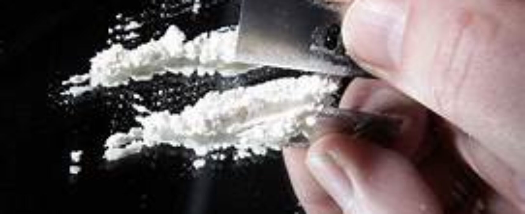 Mulher é presa no aeroporto de Salvador tentando embarcar com 3 kg de cocaína para Portugal