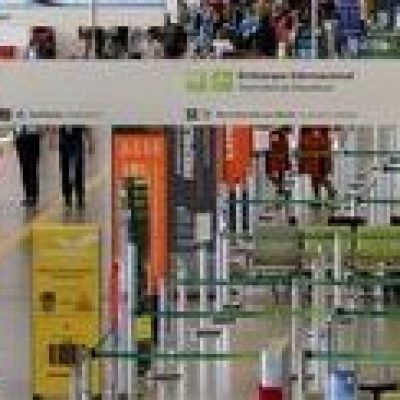 Bolsonaro comemora entrada de empresa aérea europeia no Brasil