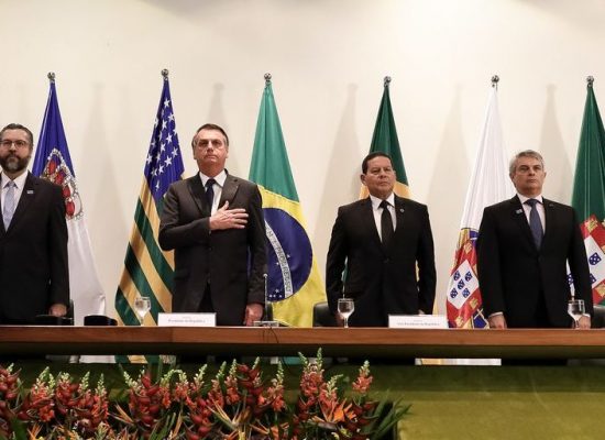 Bolsonaro pede que novos diplomatas trabalhem por um Brasil aberto