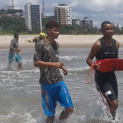 Circuito de surf recebe projeto Educar para não Afogar, neste sábado (1º) em Olivença