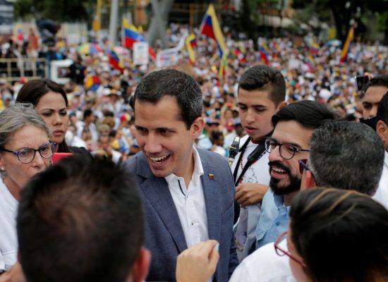 Juan Guaidó busca ajuda do Pentágono para resolver crise na Venezuela