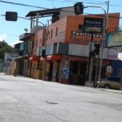 Prefeitura interdita trânsito na Rua 13 de Maio, no Pontal, nesta sexta-feira (10)