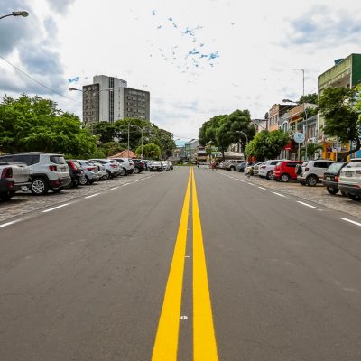 Ruas de Ilhéus recebem pintura da sinalização horizontal de trânsito