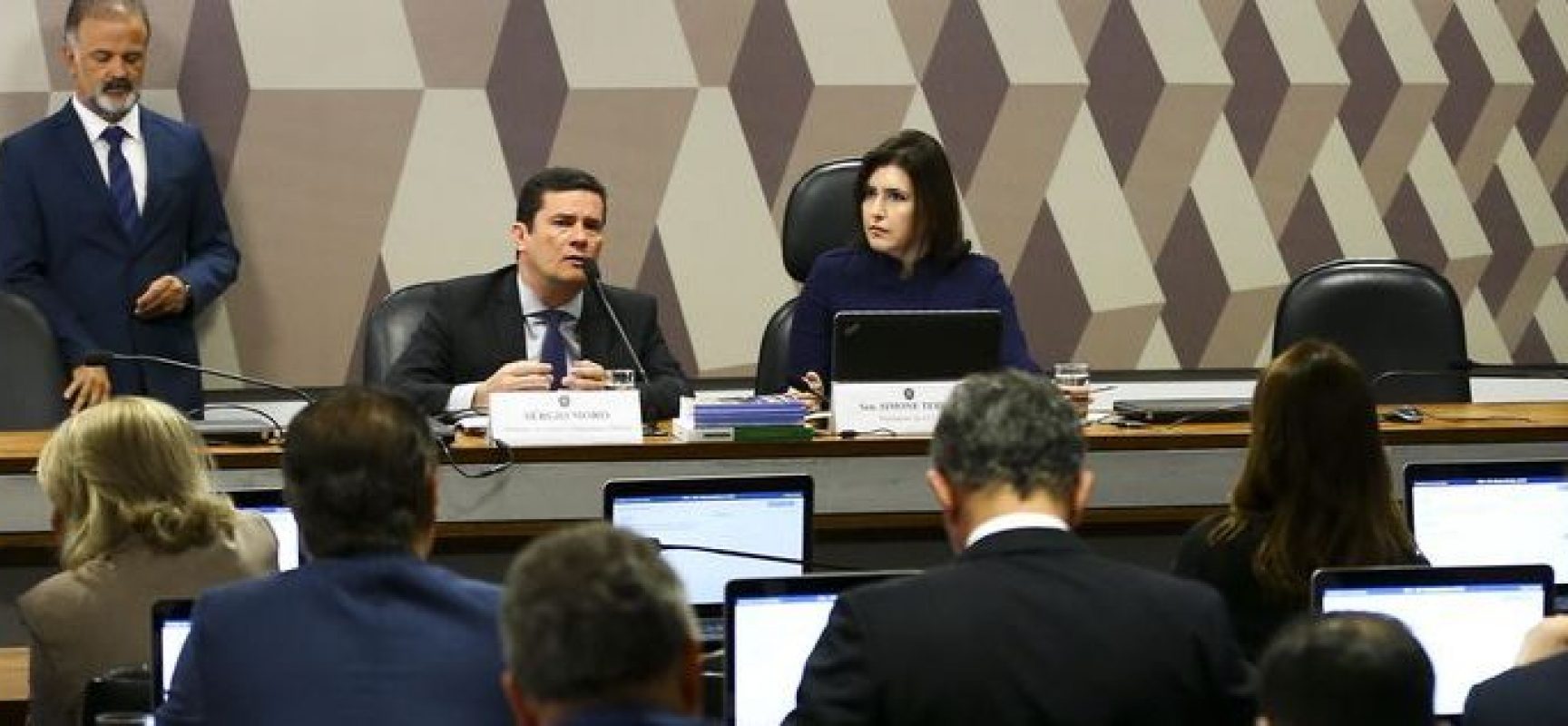 Moro diz que modelo processual brasileiro exige dos juízes parcimônia