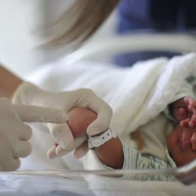 Obrigatório há 5 anos, teste da linguinha é alvo de disputa