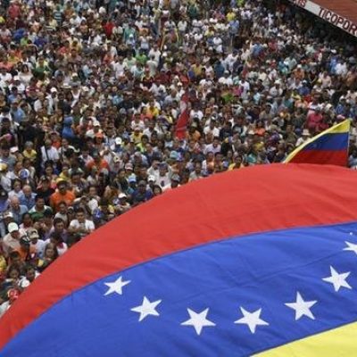 Venezuela reabre parte da fronteira com a Colômbia