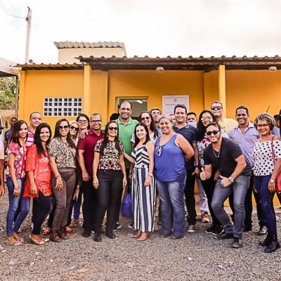 Ao lado da comunidade, prefeito inaugura “Escola do Amor” em Piaçaveira