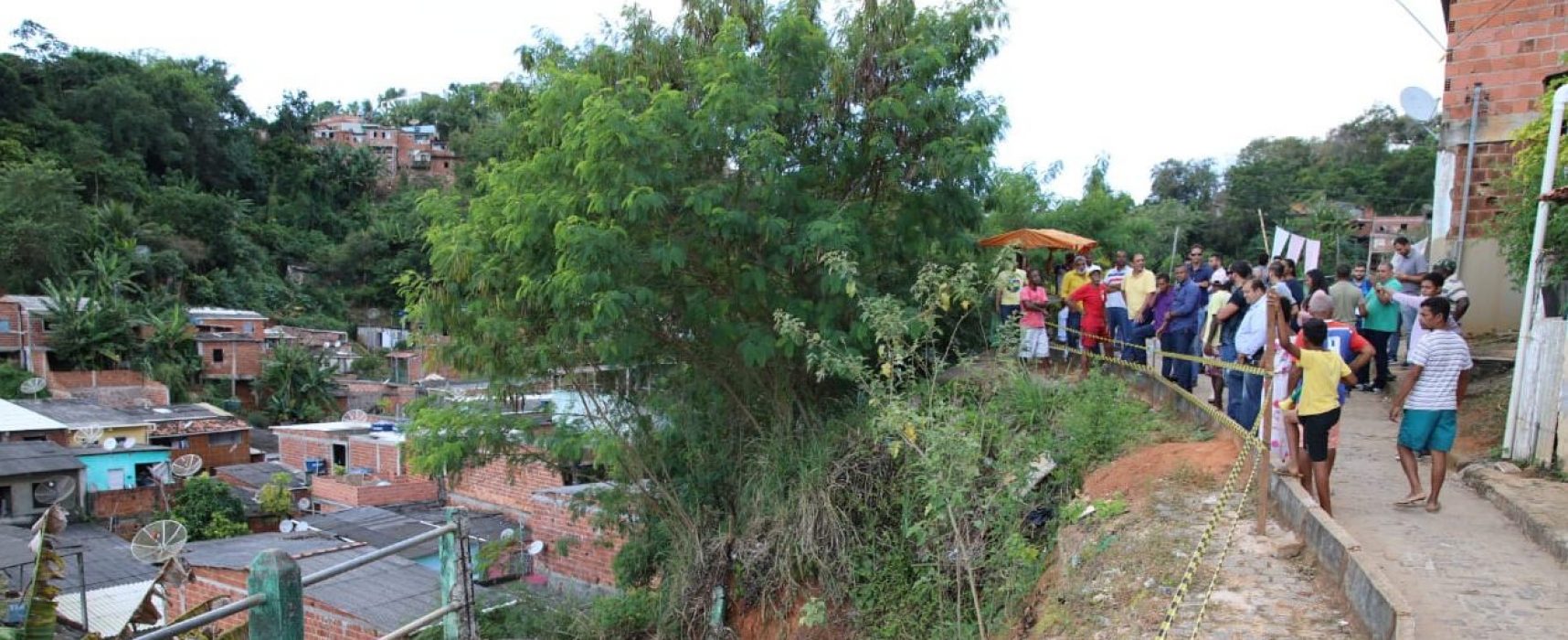 Após início das obras prefeito de Ilhéus visita locais atingidos pelas fortes chuvas