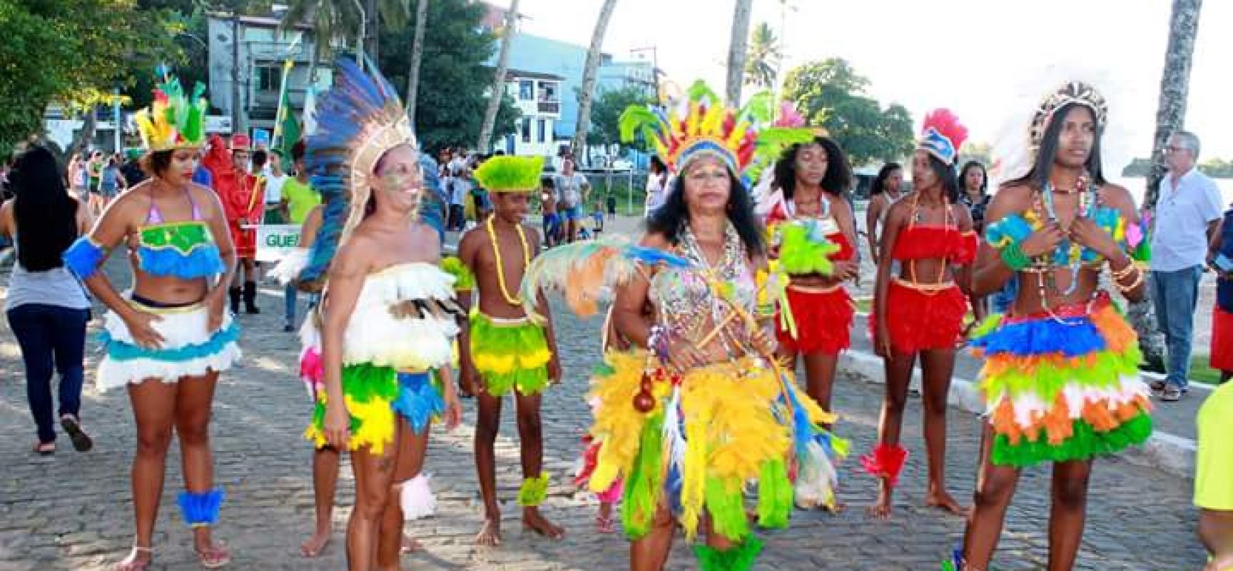 Itacaré comemora tradição dos 60 anos do desfile de Dois de Julho