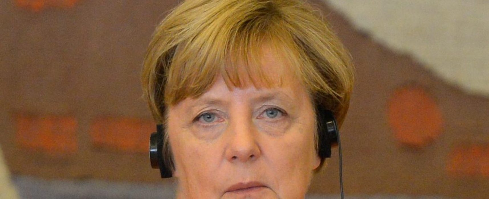 Merkel é vista tremendo pela 3ª vez em menos de 1 mês