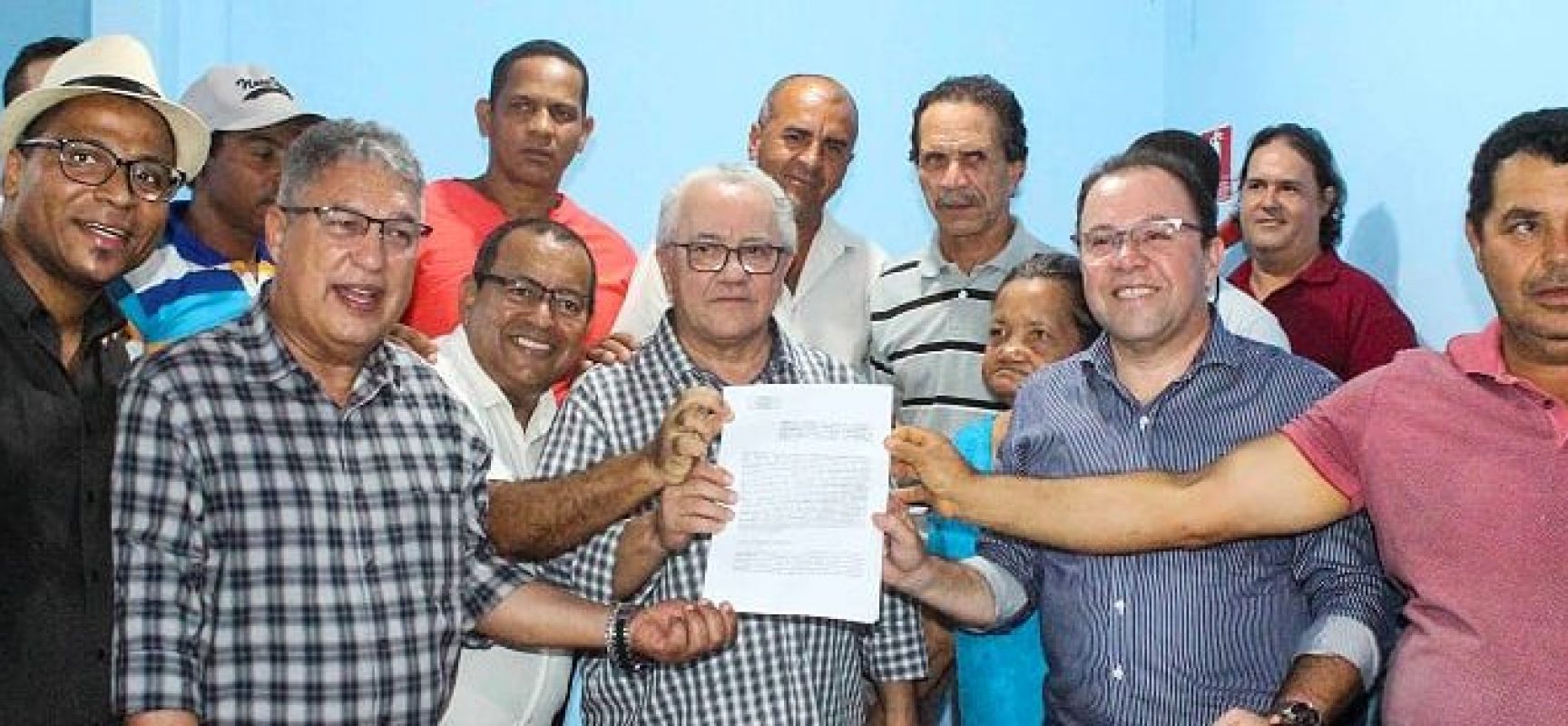 Prefeito de Itacaré assina convênio para a reforma e reestruturação da feira livre