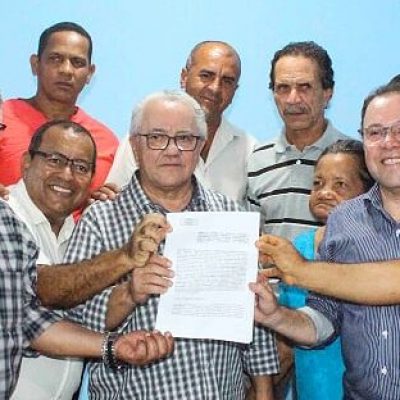 Prefeito de Itacaré assina convênio para a reforma e reestruturação da feira livre