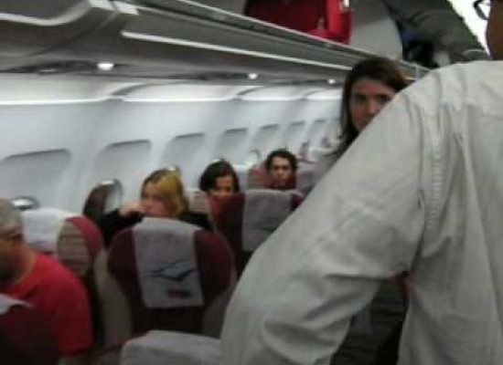 Proposta prevê sanções para desordem de passageiros em voo