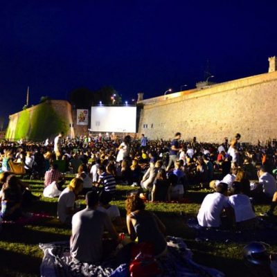 Cinemas e Centros de Convenções voltam a funcionar a partir de quinta-feira (13)