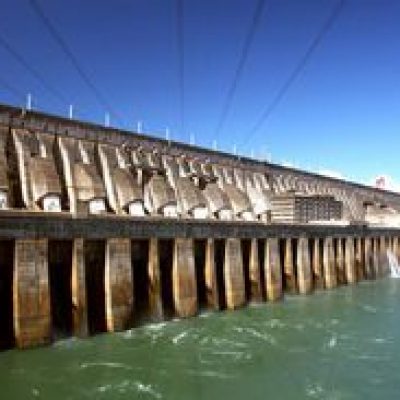 Brasil e Paraguai cancelam ata sobre compra de energia de Itaipu