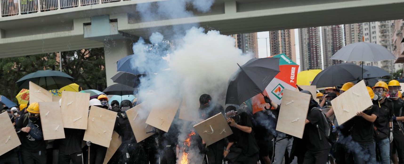 Hong Kong tem protestos pelo décimo fim de semana seguido
