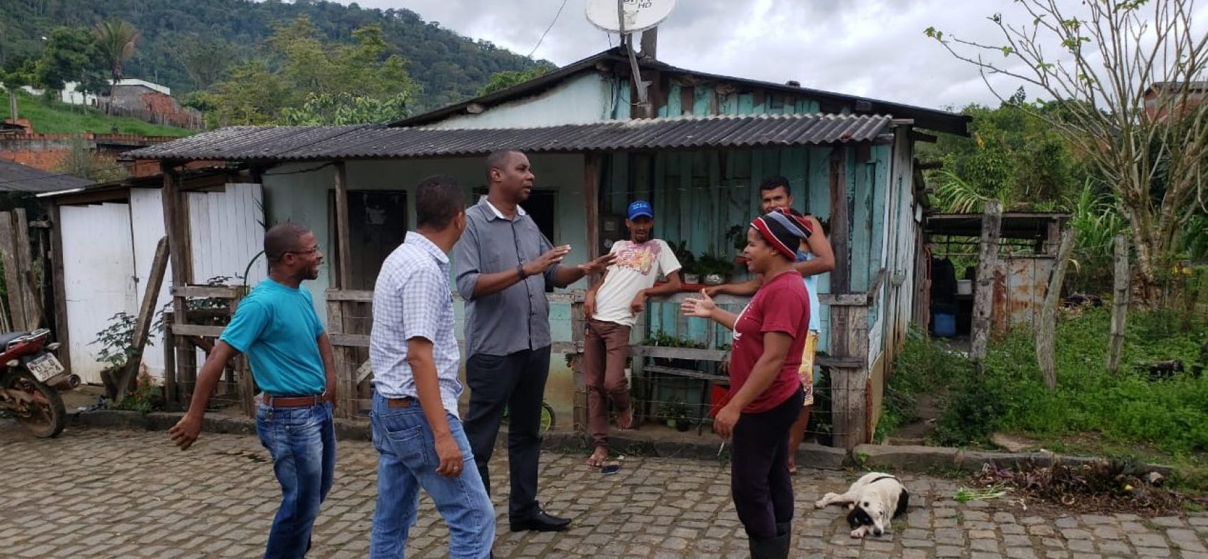 Vereador Luiz Carlos Escuta, ouvindo e trabalhando pela comunidade de Inema
