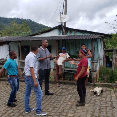 Vereador Luiz Carlos Escuta, ouvindo e trabalhando pela comunidade de Inema