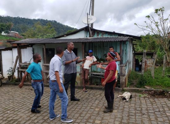 Vereador Luiz Carlos Escuta, ouvindo e trabalhando pela comunidade de Inema