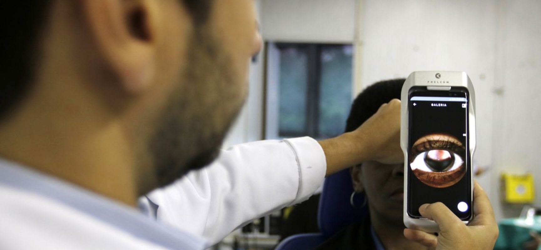 Aparelho portável facilita exames na retina