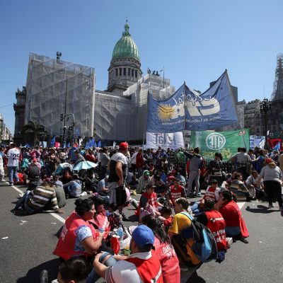 Argentina aprova lei de emergência alimentar até 2022