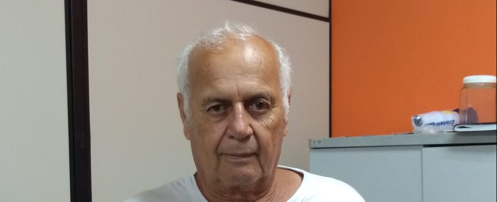 Atendendo reivindicação de morador do conjunto habitacional Sol e Mar, ESCUTA protocola projeto indicativo