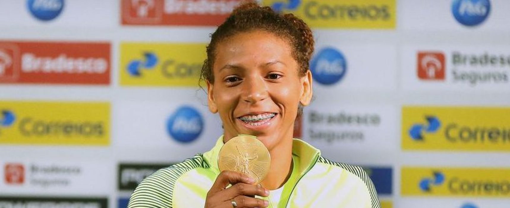 Campeã olímpica Rafaela Silva se defende de acusação de doping