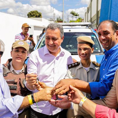 De uma só vez, Ilhéus recebe oito viaturas para PM, dois microônibus e uma ambulância