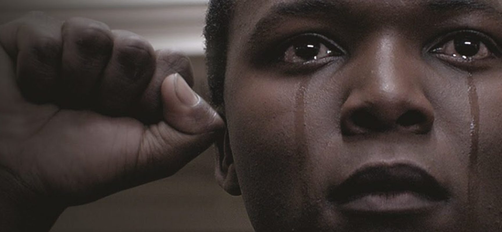 ‘Fogo Contra Fogo’, comovente filme sobre o Apartheid, estreia em novembro nos cinemas