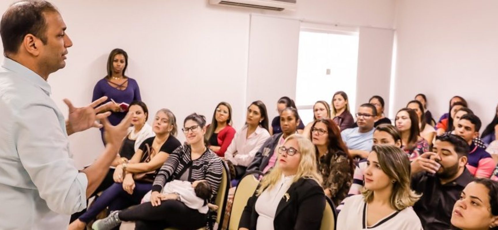 Prefeito de Ilhéus recepciona novos  profissionais da saúde