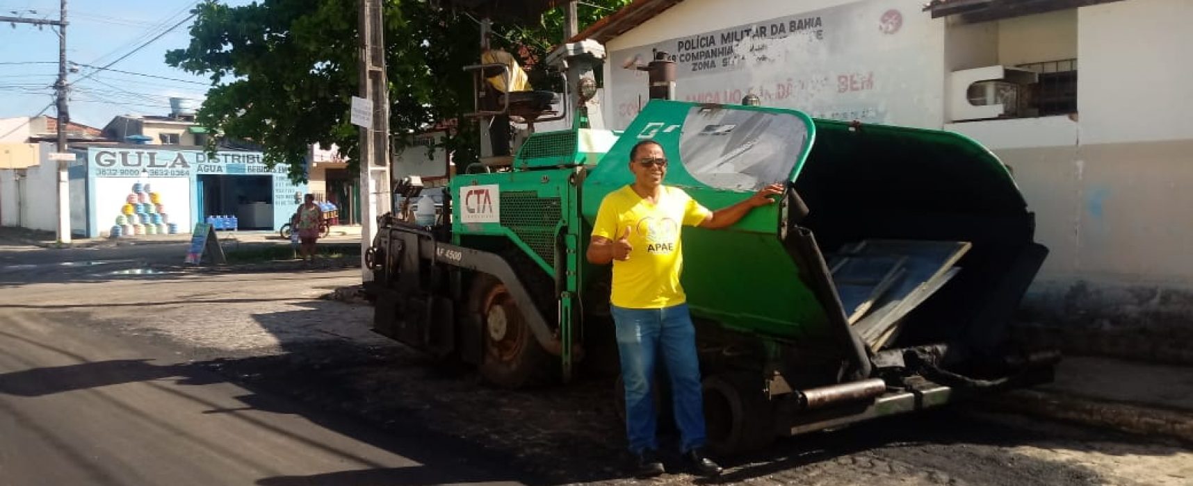 Rua da Central de Abastecimento do Hernani Sá ganha asfalto após solicitação do vereador Pastor Matos