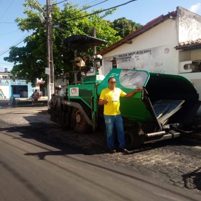 Rua da Central de Abastecimento do Hernani Sá ganha asfalto após solicitação do vereador Pastor Matos