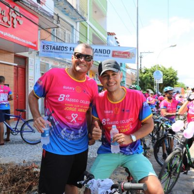Colorido especial toma ruas de Ilhéus em passeio ciclístico contra o câncer de mama