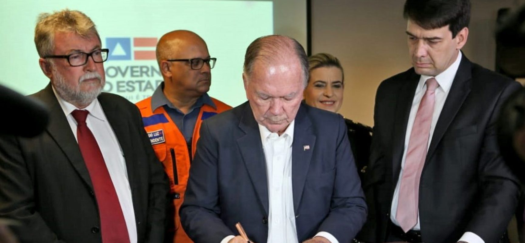 Município decreta situação de emergência em áreas atingidas por manchas de óleo