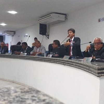 O vereador Makrisi pede vistas ao PL do Executivo que prevê a ampliação de cargos na Maramata