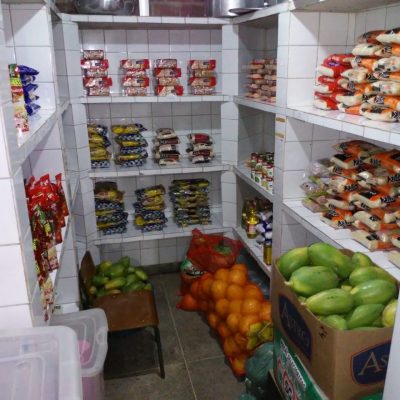 Prefeitura de Ilhéus mantém abastecido estoque de merenda escolar