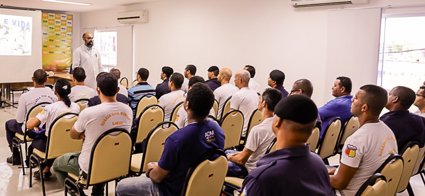 SIMETRIA: O QUE É UM PLANO DE CARGOS, CARREIRAS E SALÁRIOS?