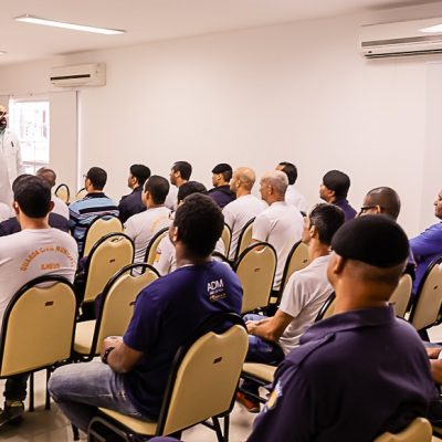 SIMETRIA: O QUE É UM PLANO DE CARGOS, CARREIRAS E SALÁRIOS?