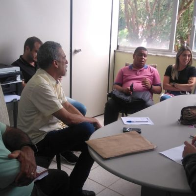 Secretário reúne equipe de saúde e aponta avanços da rede pública municipal