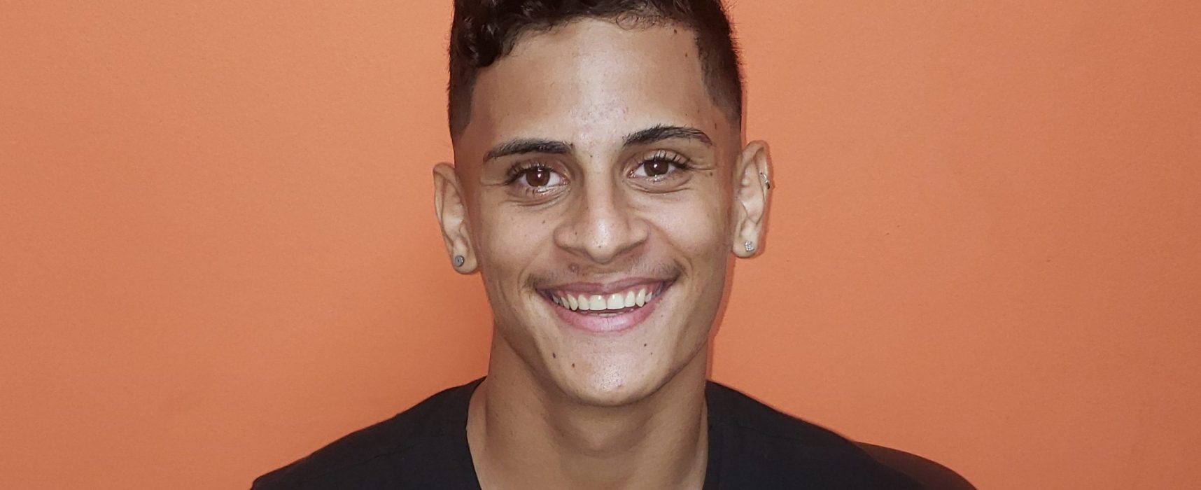 Jovem Gabriel Costa de Jesus, filho de Nemtoldos, se preparando para concurso da PM