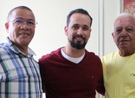 O TIGRÃO TÁ VOLTANDO: Presidente da FBF recebe dirigentes do Colo-Colo de Futebol e Regatas