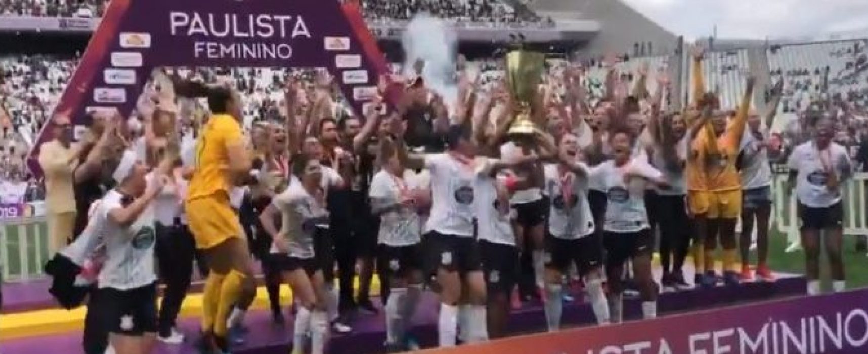 Time feminino do Corinthians encerra temporada histórica