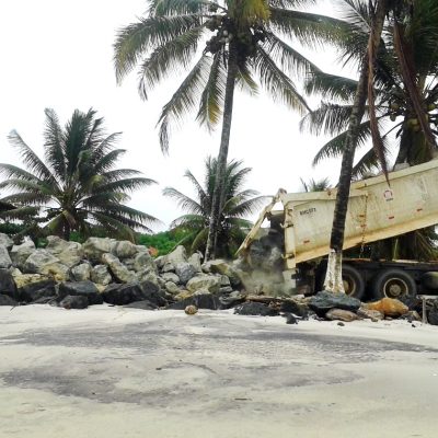 Bairros do litoral norte recebem pedras utilizadas na construção da ponte
