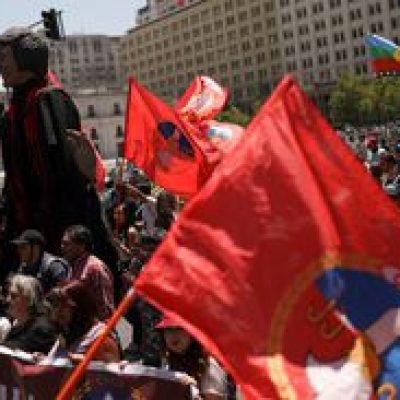 Confrontos voltam às ruas no Chile