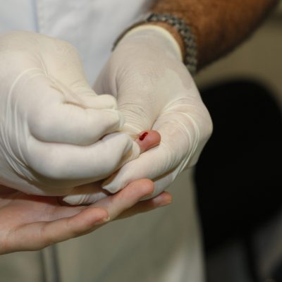 Dezembro Vermelho: Programa IST/AIDS realiza testes e acompanhamento