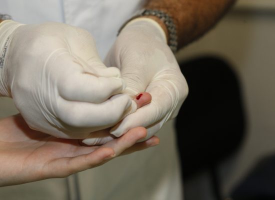 Dezembro Vermelho: Programa IST/AIDS realiza testes e acompanhamento