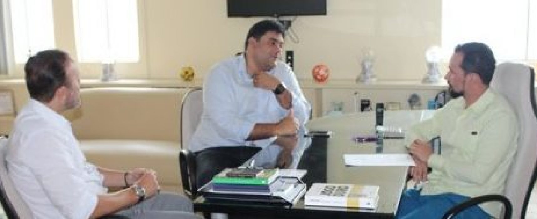 Dirigentes da FBF se reúnem com presidente do Jacobina