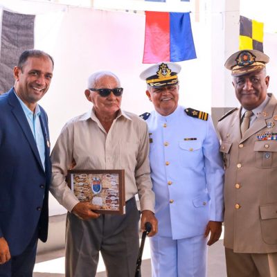 Prefeito prestigia entrega de homenagens  da Marinha em Ilhéus